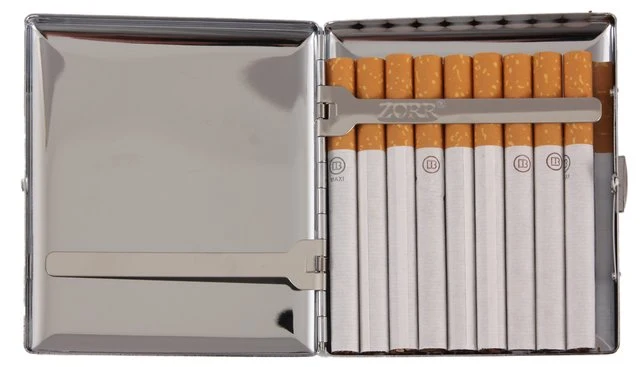 Zigaretten Etui und Original Zippo Chrome Brushed im Set