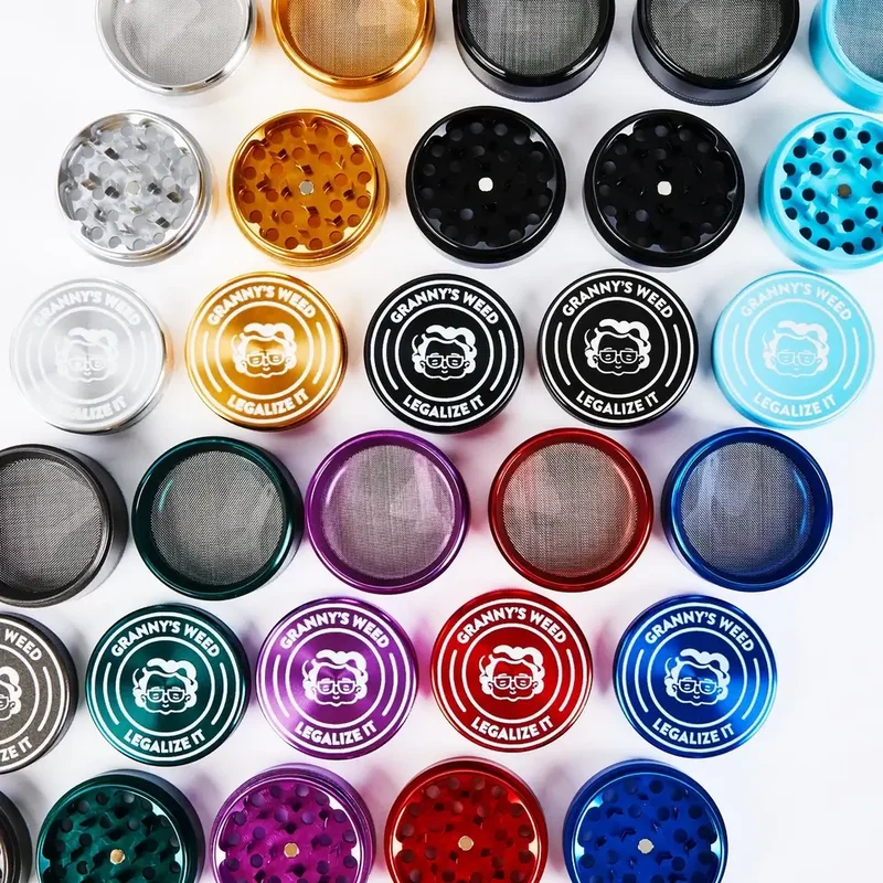 Granny's Premium Kiffer Mystery Box | Grinder & Stash Jar garantiert - 60 € Warenwert für 35,95