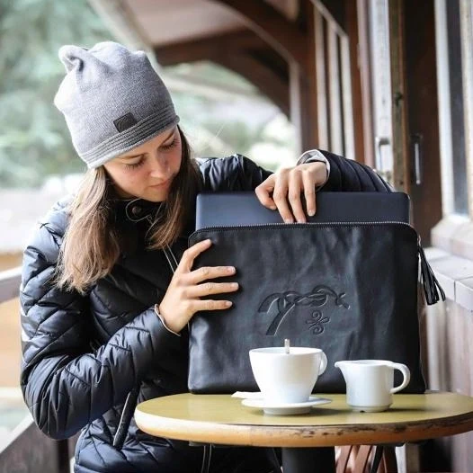 Thin Pocket Computer Bag