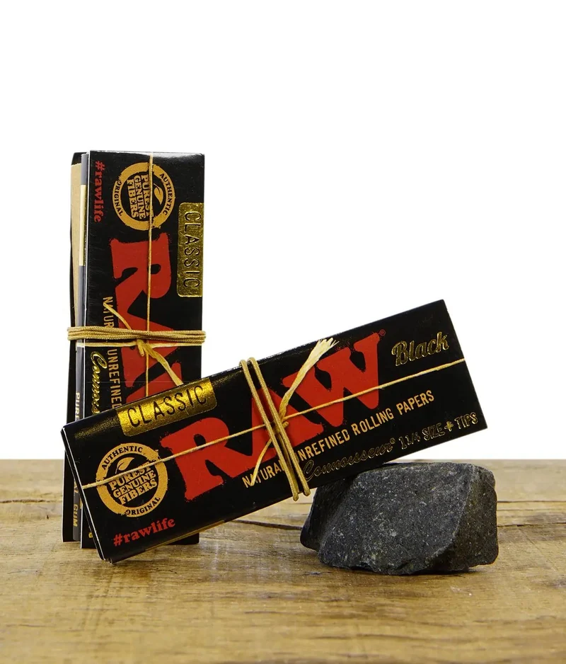 Raw Black Connoisseur 1 1/4 Size + Tips